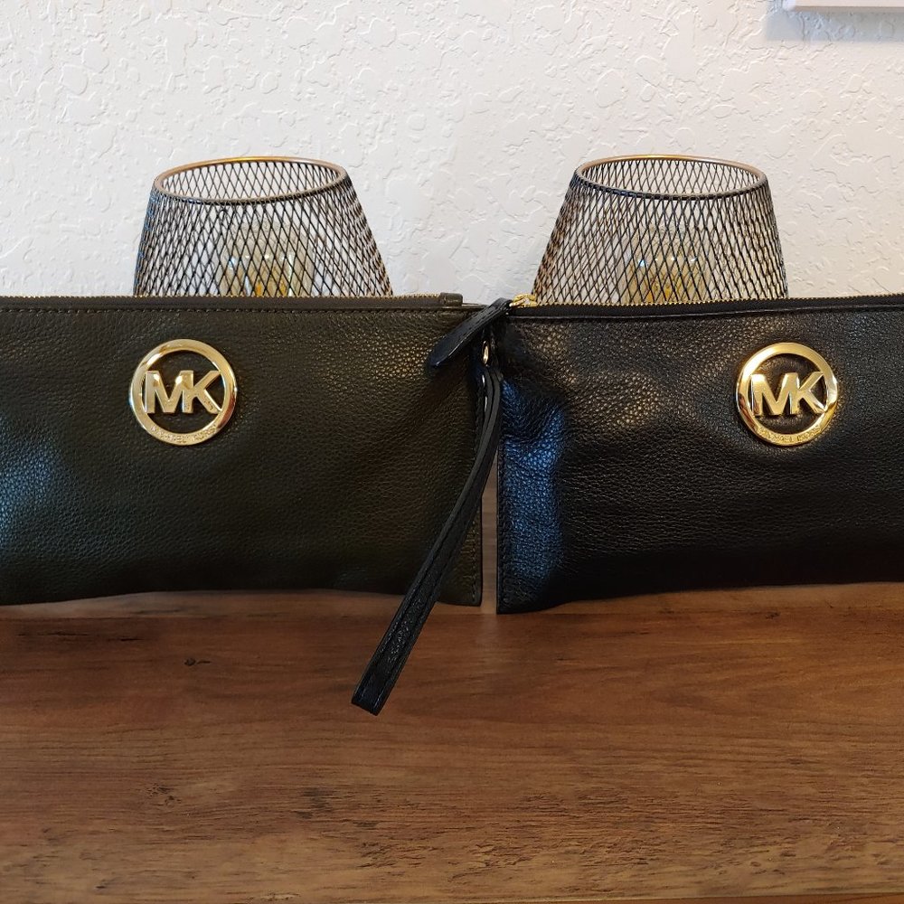 Michael Kors wristlet clutch leather (set of 2)